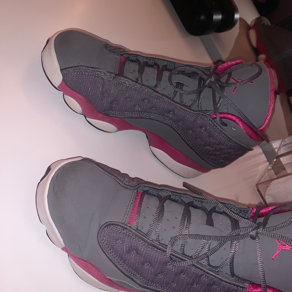 Jordan 13’s size 7 - Picture 2 of 5